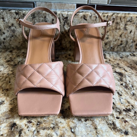 Nordstrom Open Edit Austyn Quilted Sandal, Size 7M - Picture 2 of 6